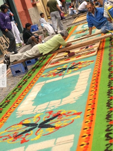 Fűrészpor szőnyeg guatemala